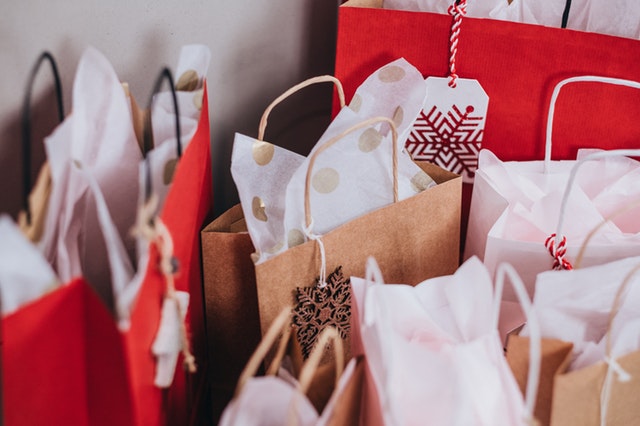 paper gift bags that are holiday themed